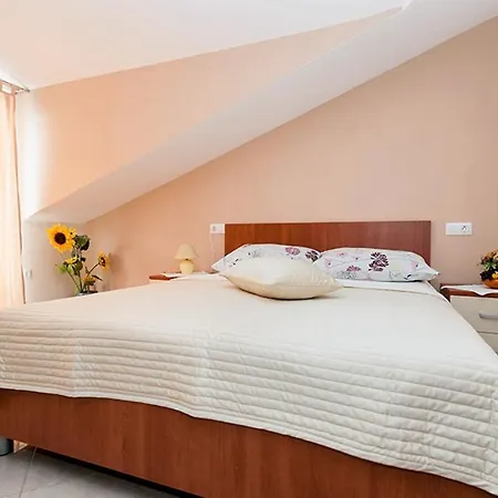 Apartment Maric *